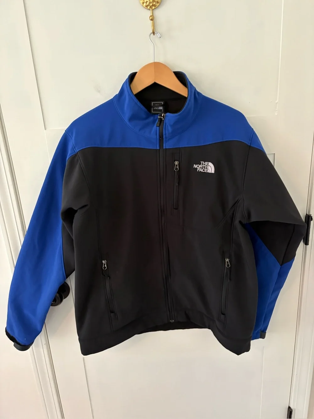 The North Face  Apex Bionic Softshell Jacket. Size Large.